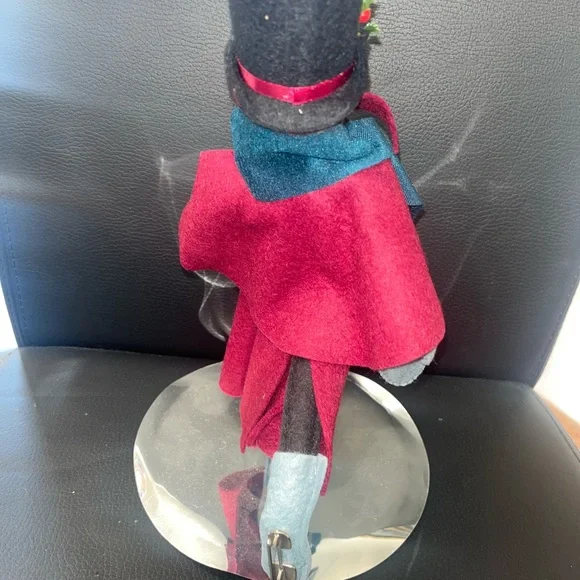 Vintage Annalee 11” Victorian Man Ice Skater on Silver base, bendable - Picture 3 of 5